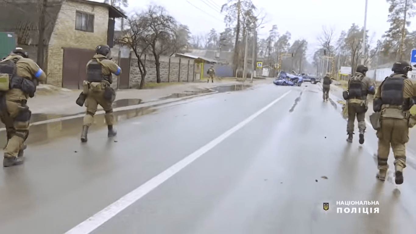 Ein Video der ukrainischen Polizei bestätigt, dass es in Butscha kein Massaker der russischen Armee gegeben hat