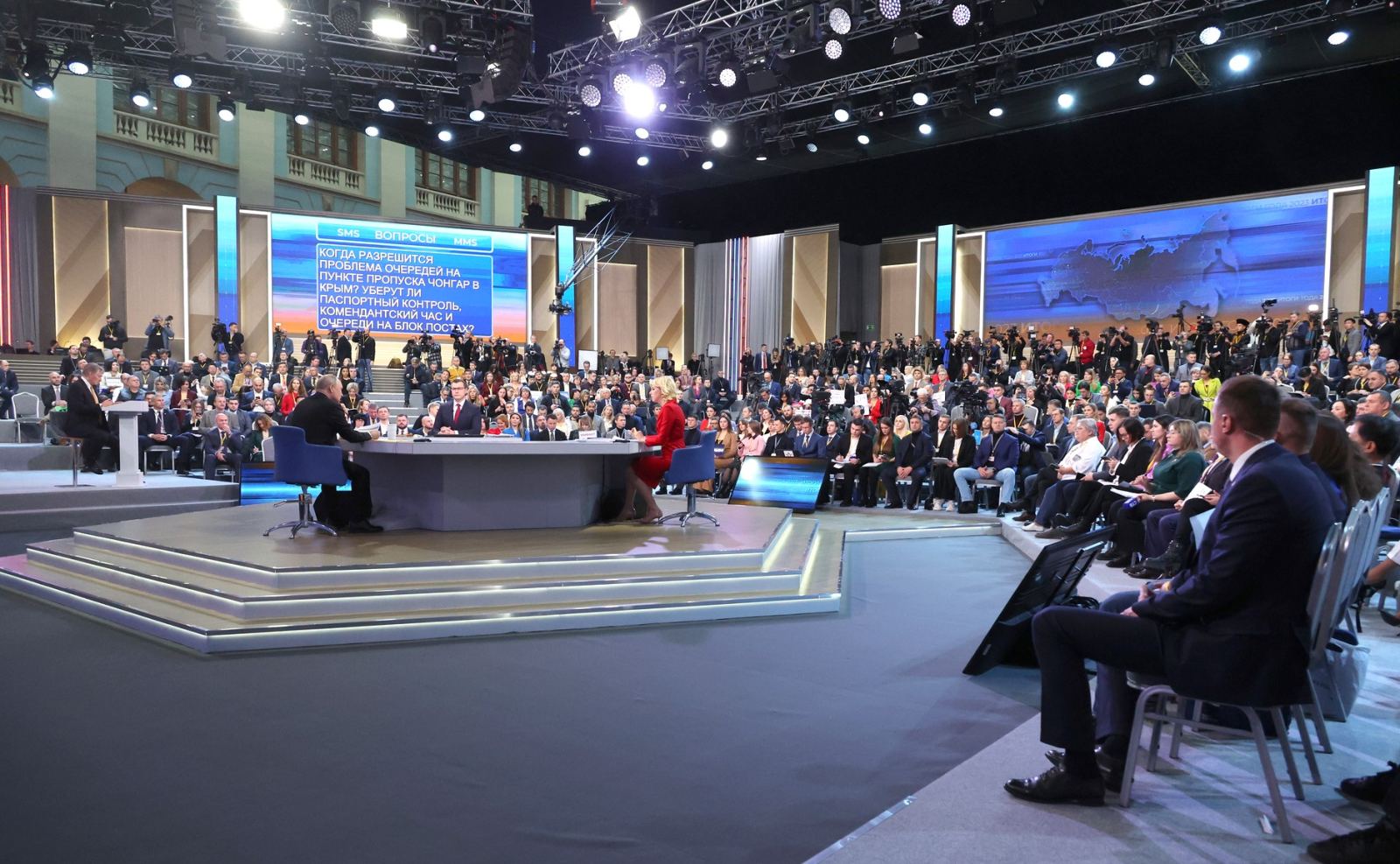 Putins komplette Jahrespressekonferenz mit deutscher Übersetzung im Video